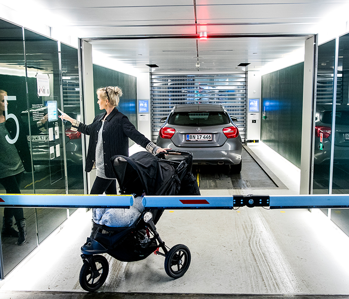 So parkt man heute: Das automatische Parksystem im Gebäude DOKK1 in Aarhus ist bereits seit 3 Jahren im Einsatz und erleichtert das Parken in dem Hafenviertel der Stadt. Bildquelle: Morten Antonsen